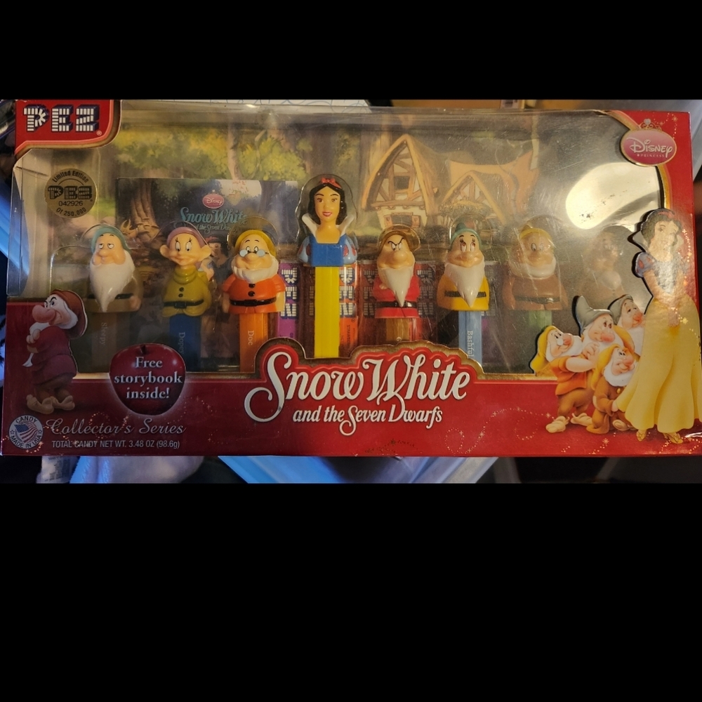 Snow White and The Seven Dwarfs PEZ